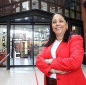 María Eugenia González Gómez, el viernes por la mañana a las puertas de la sede logroñesa de Cruz Roja en La Rioja.