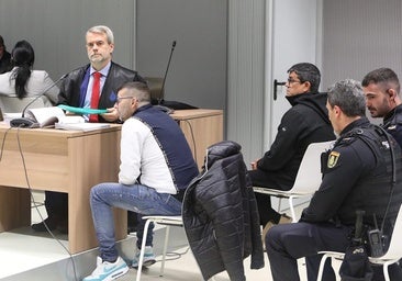 «Vi algo que podía ser una figura humana que se precipitaba por la sima y me alerté»
