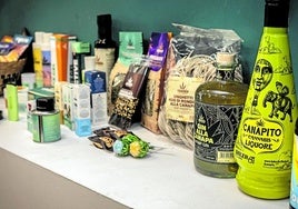 Productos variados elaborados con derivados del cáñamo.