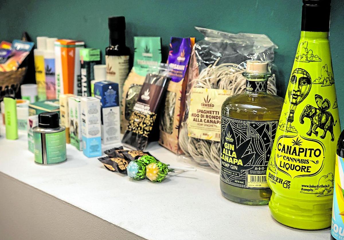 Productos variados elaborados con derivados del cáñamo.