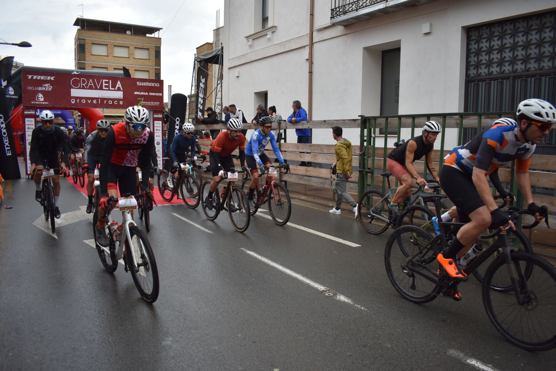 Las imágenes de la carrera solidaria GravELA