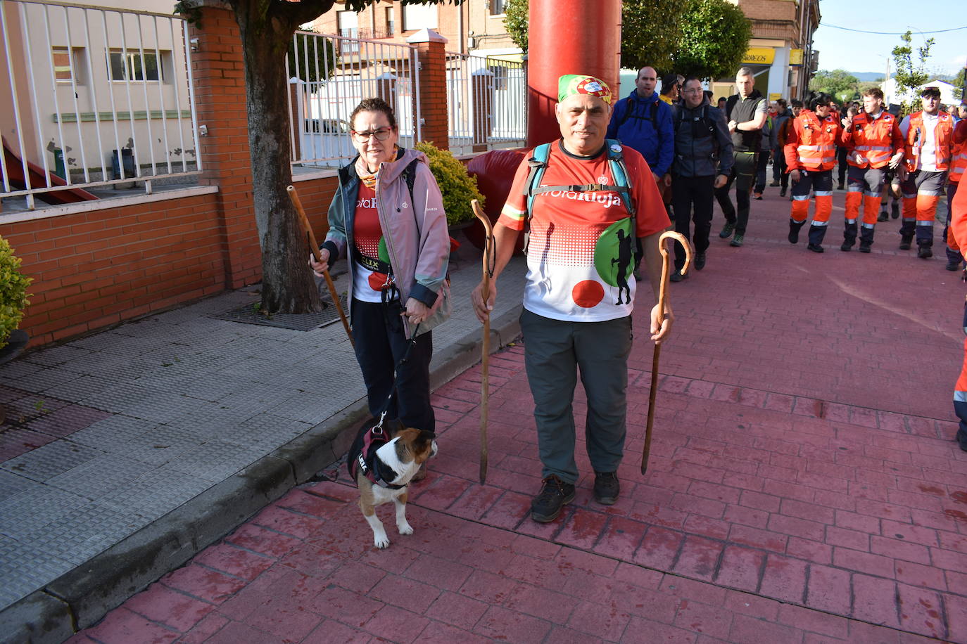 Las imágenes de la marcha senderista en Pradejón