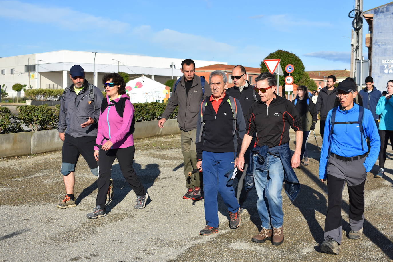 Las imágenes de la marcha senderista en Pradejón