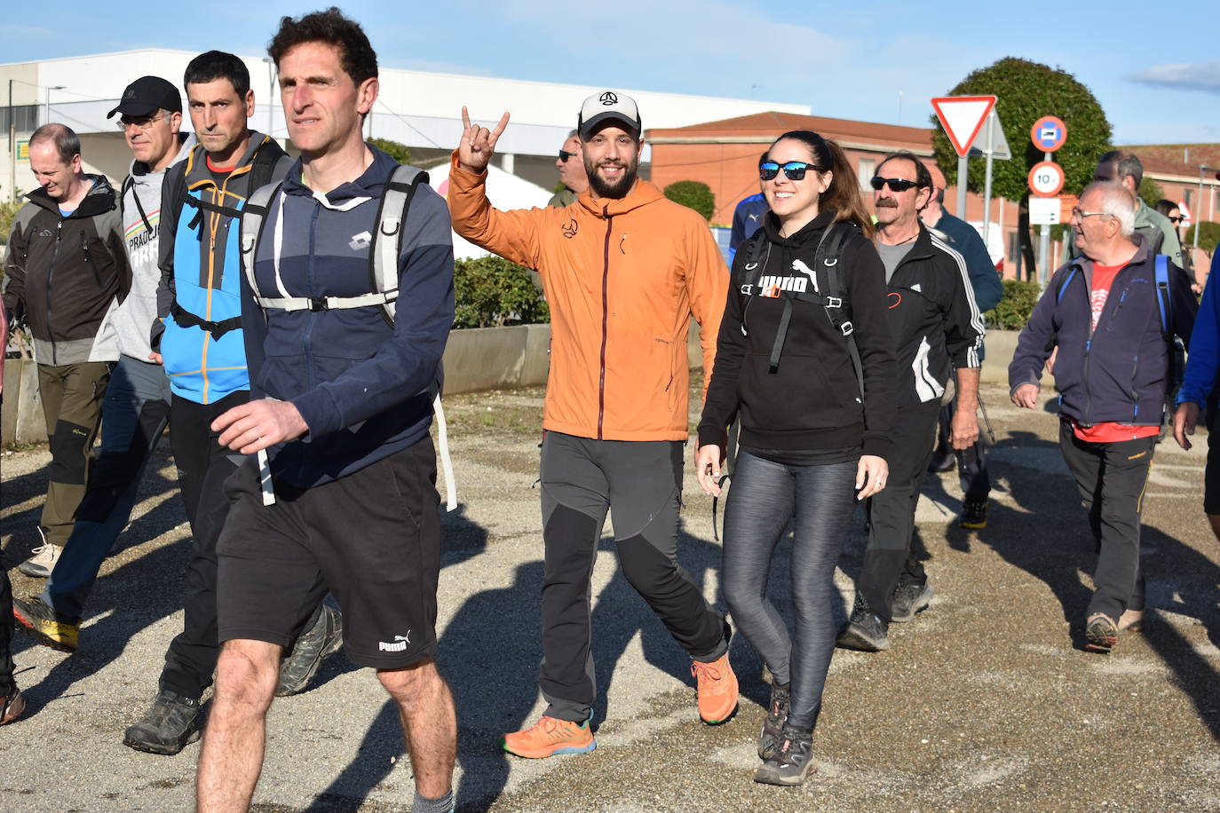 Las imágenes de la marcha senderista en Pradejón