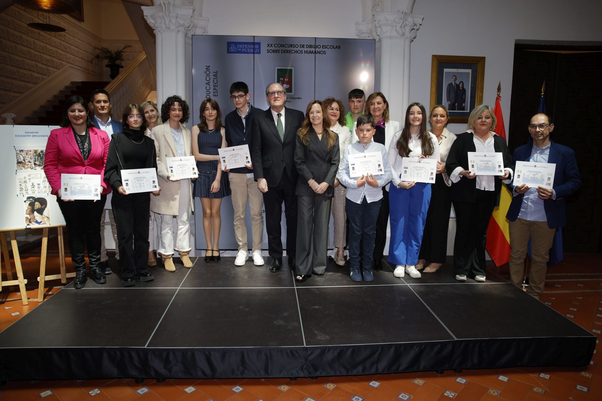 Juan García, junto a Ángel Gabilondo, Defensor del Pueblo, en la entrega de premios.