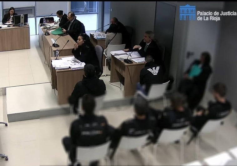 La acusada envió un wasap a su hermana con la noticia del crimen: «¿Qué es esto? Sal de ahí ya», le contestó
