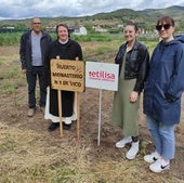 La hermana Nieves Rut, junto a los patrocinadores del proyecto.