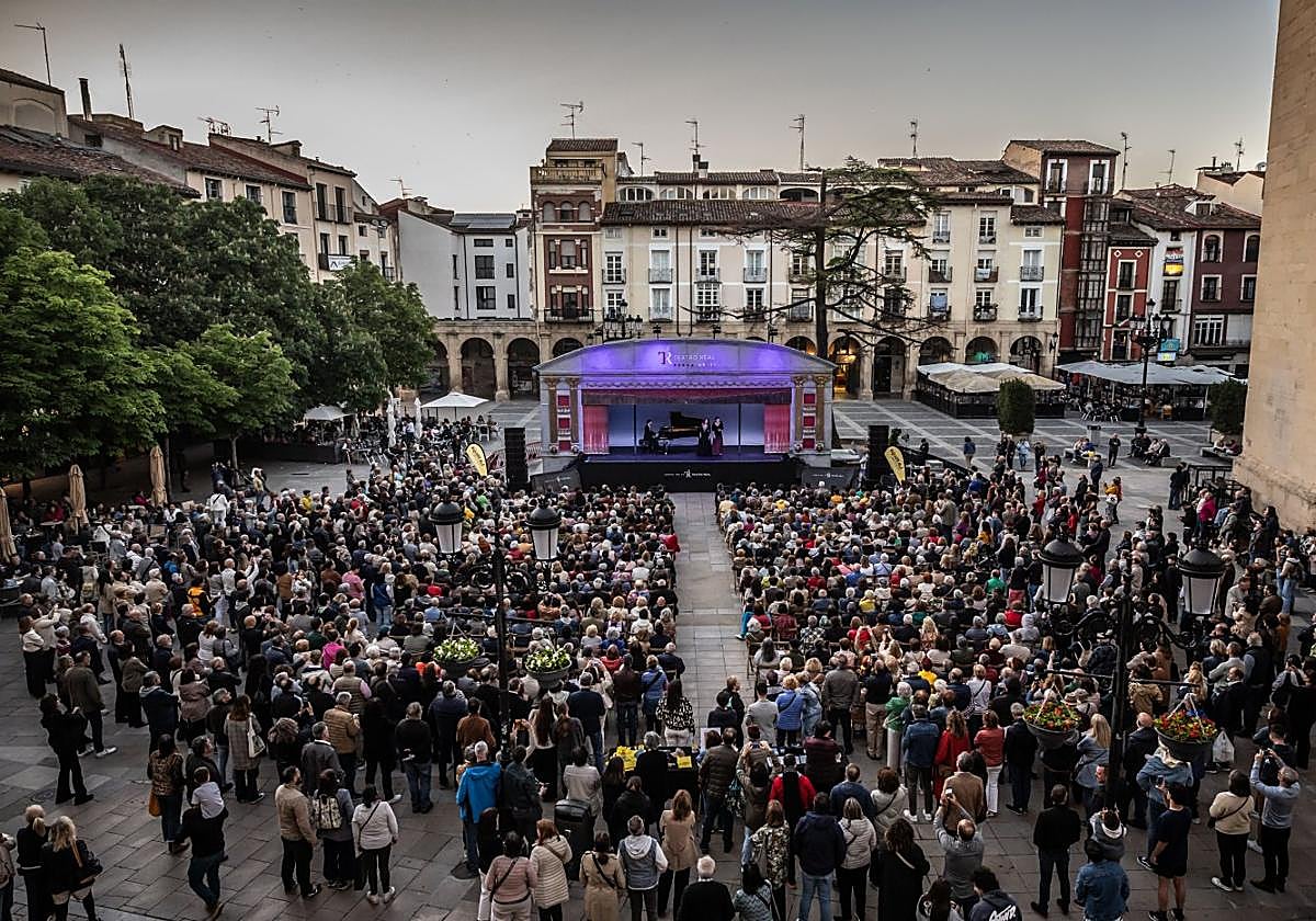 La Carroza del Real, este viernes en el plaza del Mercado de Logroño.