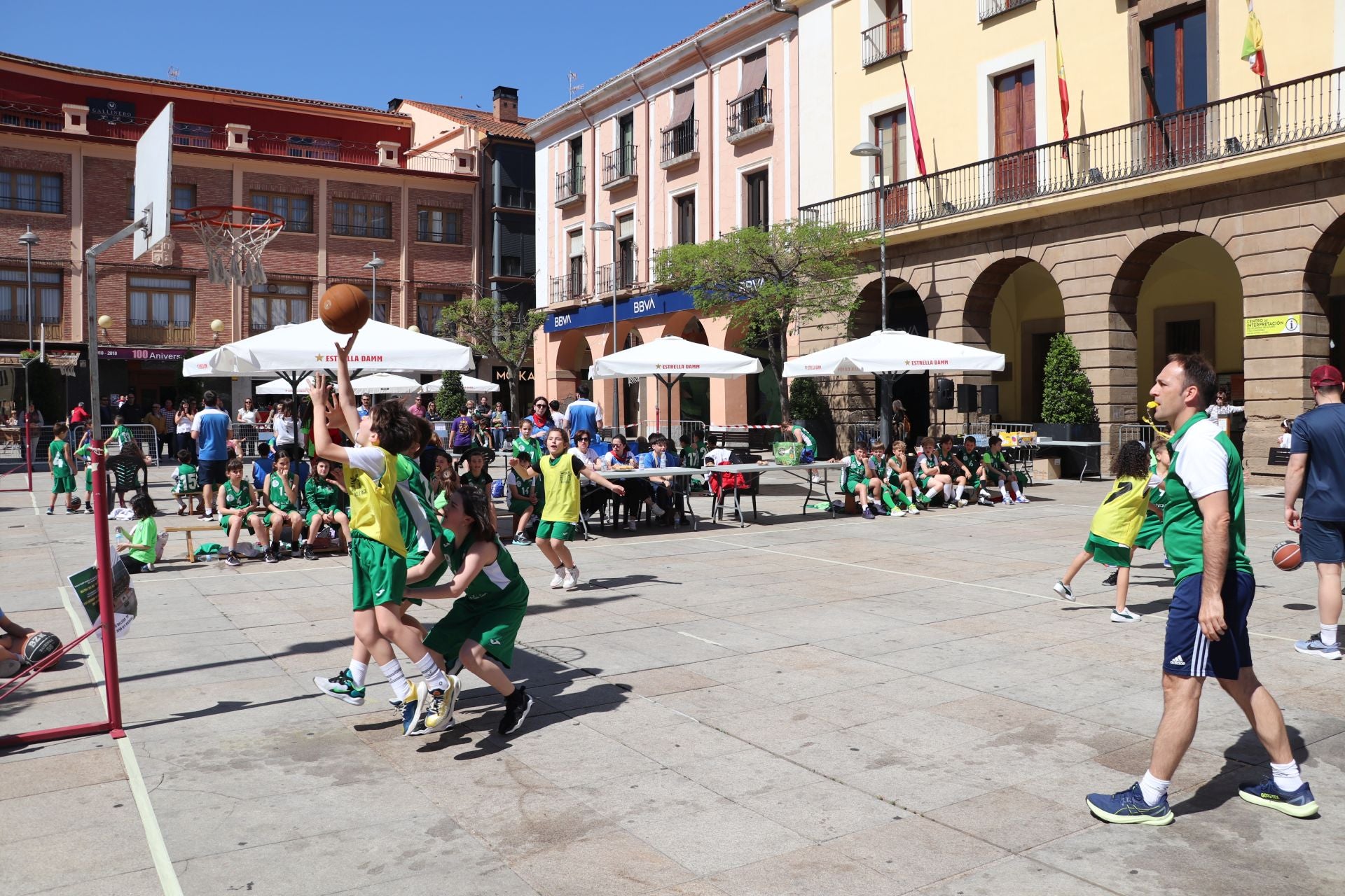 Los alfareños exprimen sus Fiestas de la Primavera
