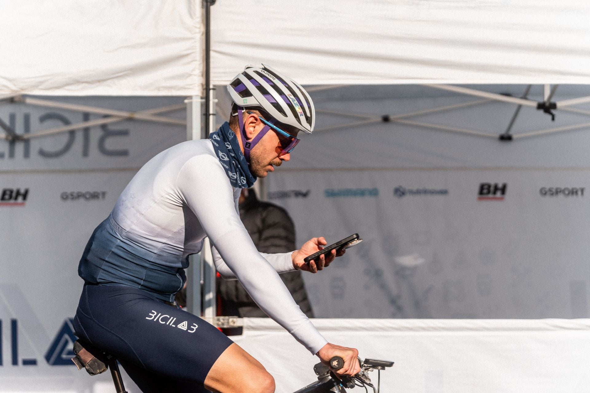 La salida y los podios de la segunda etapa de La Rioja Bike Race 2025