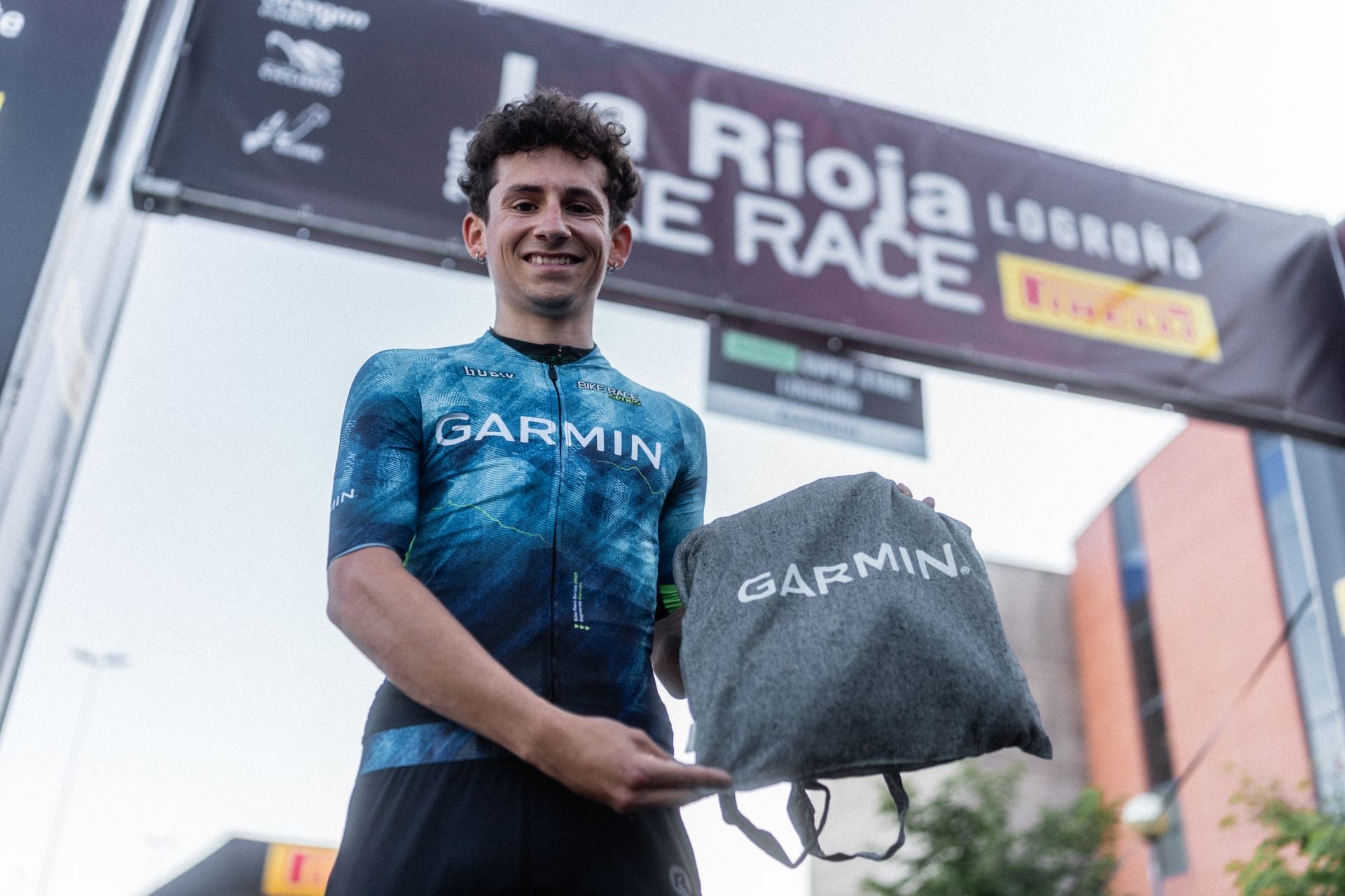 La salida y los podios de la segunda etapa de La Rioja Bike Race 2025