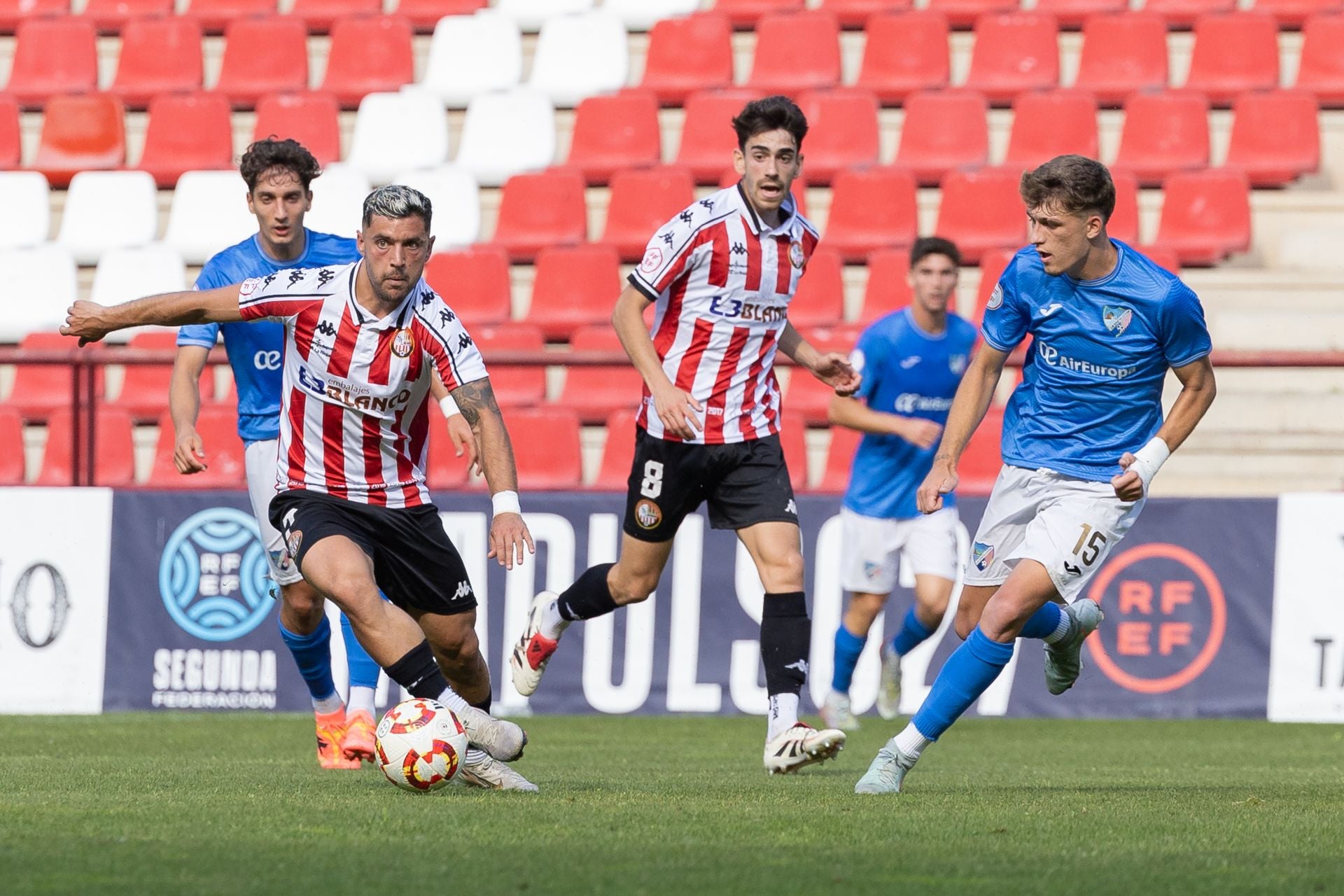 El partido SD Logroñés-Estepona en Las Gaunas