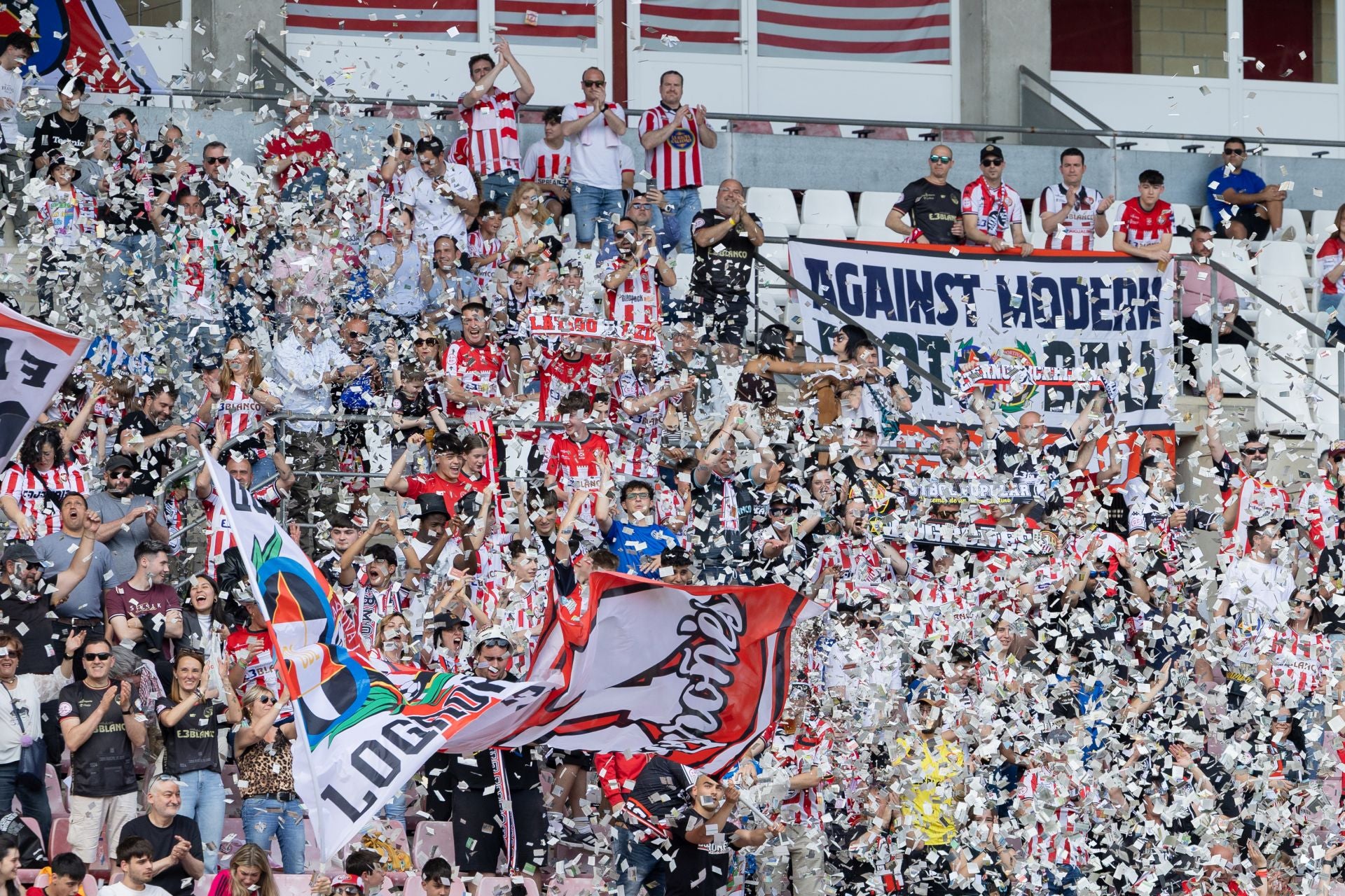 El partido SD Logroñés-Estepona en Las Gaunas