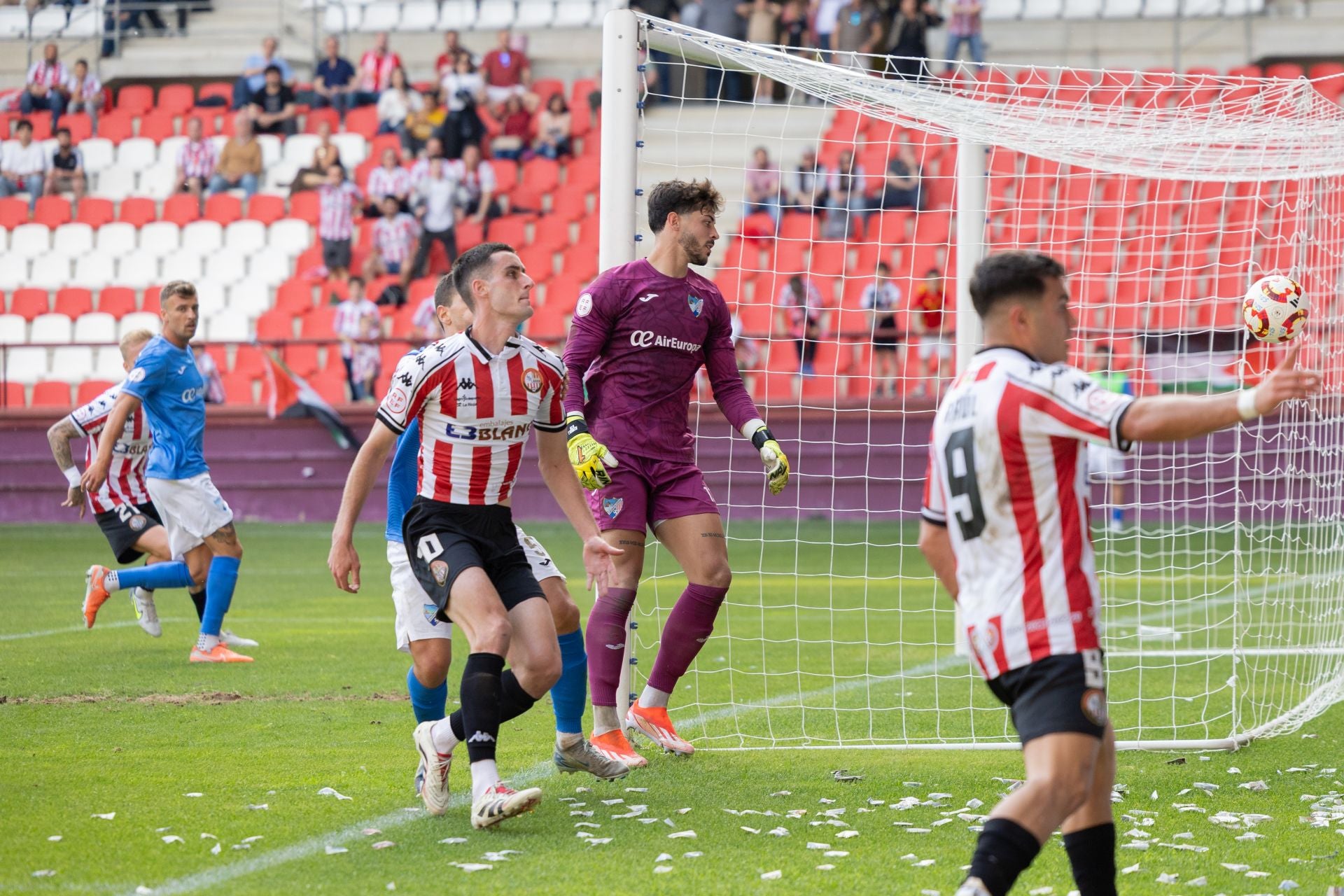 El partido SD Logroñés-Estepona en Las Gaunas