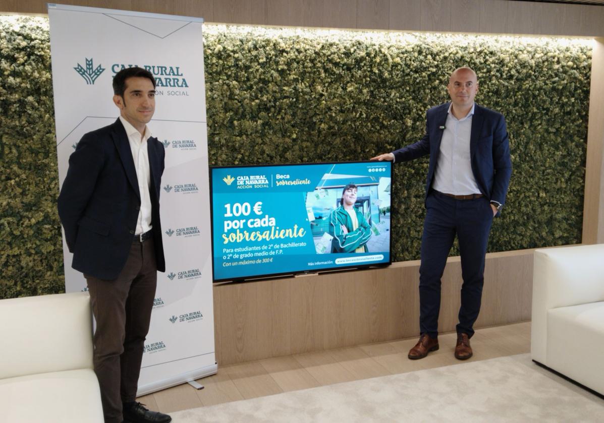 Cien euros por un sobresaliente, el premio de Caja Rural de Navarra para alumnos riojanos