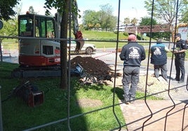 Obras en avenida Club Deportivo 61, donde se ha producido el escape de gas.