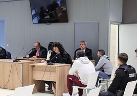 Los acusados, durante la lectura de la sentencia.