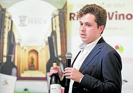 Mario Entrena explica la singularidad de Viña Olagosa.