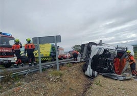 Imagen del accidente producido en la N-232, en Fonzaleche.