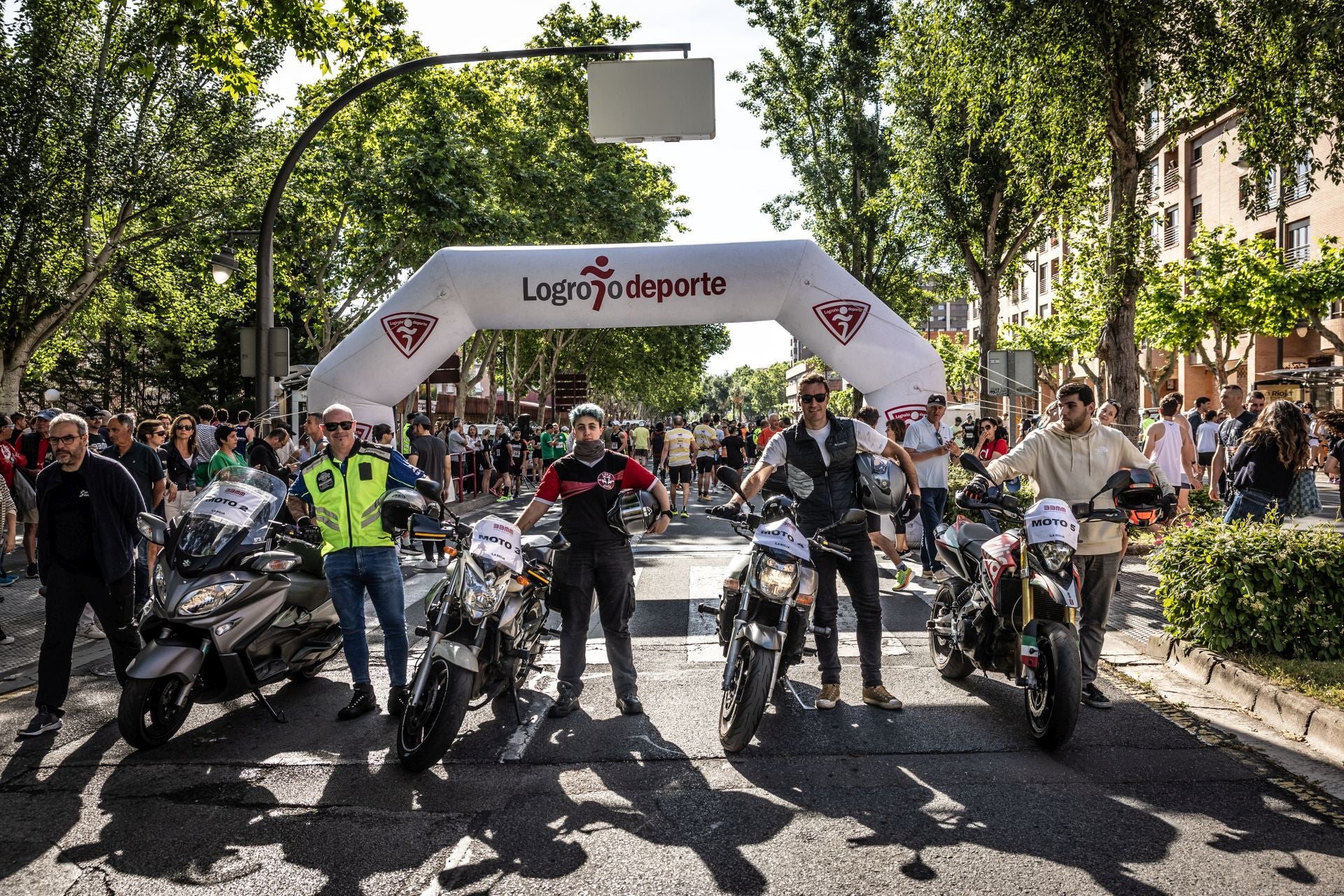 Las imágenes de la salida y la carrera de la Media Maratón de La Rioja