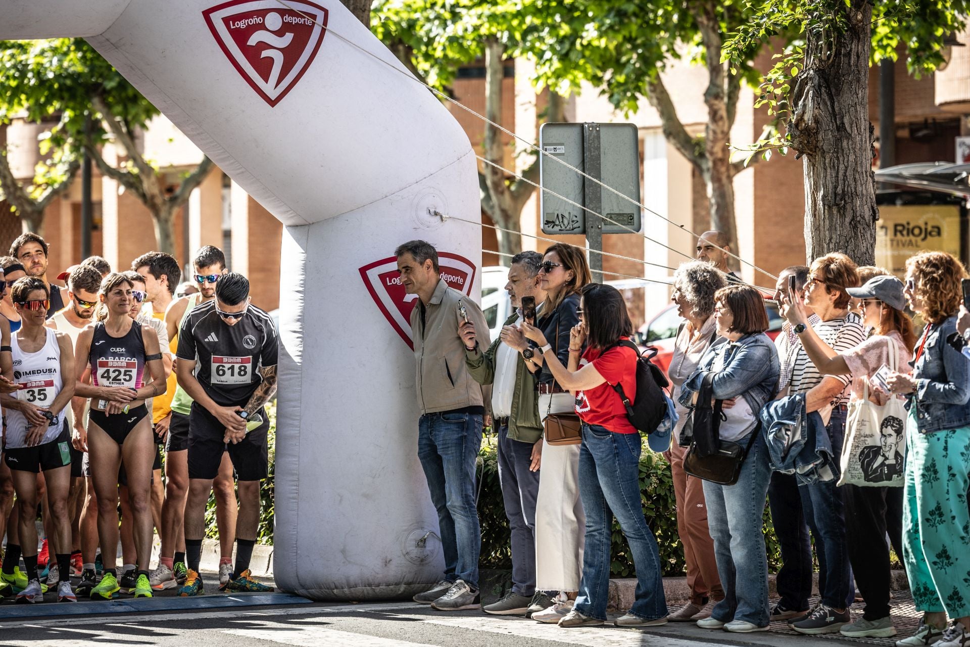 Las imágenes de la salida y la carrera de la Media Maratón de La Rioja