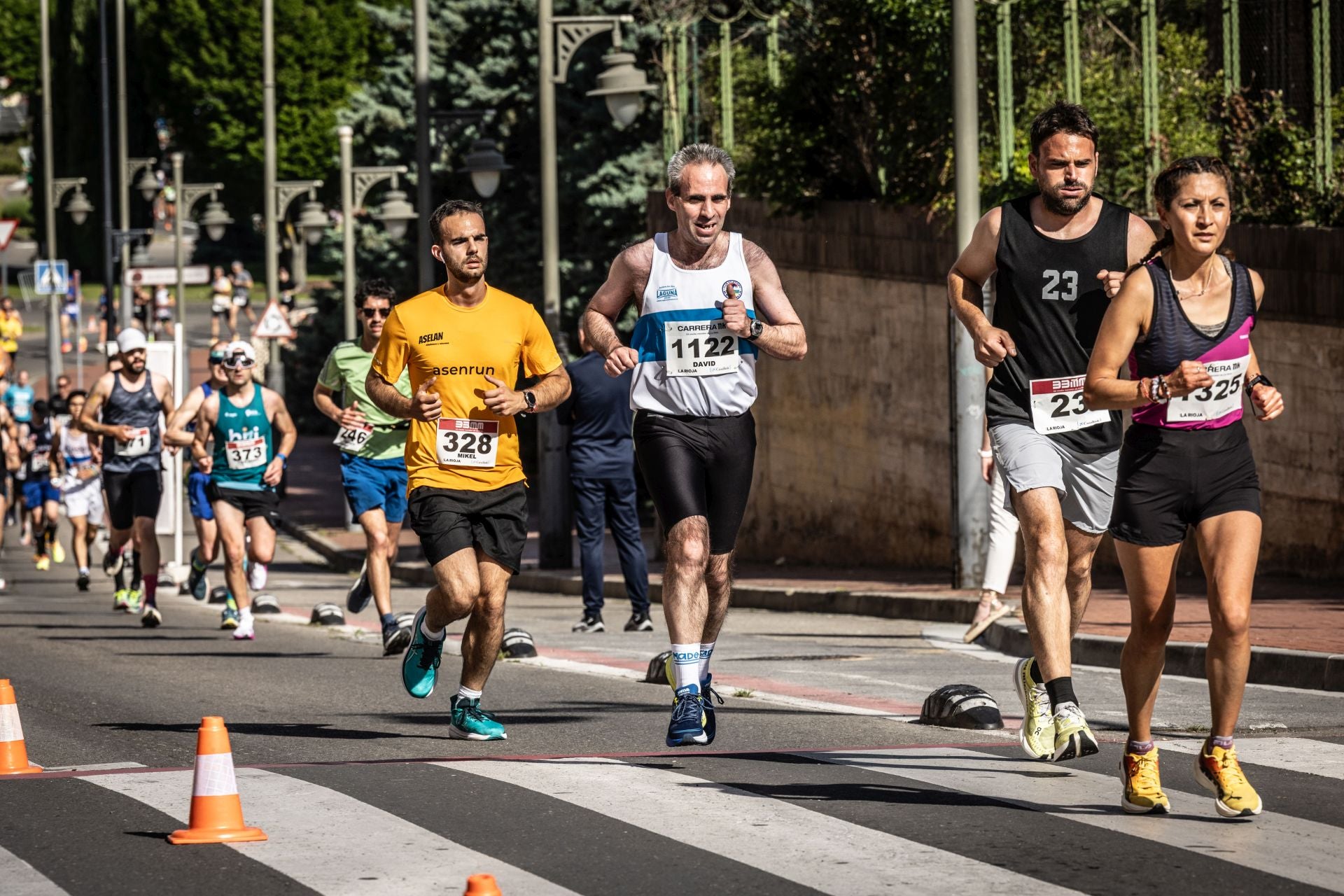 Las imágenes de la salida y la carrera de la Media Maratón de La Rioja