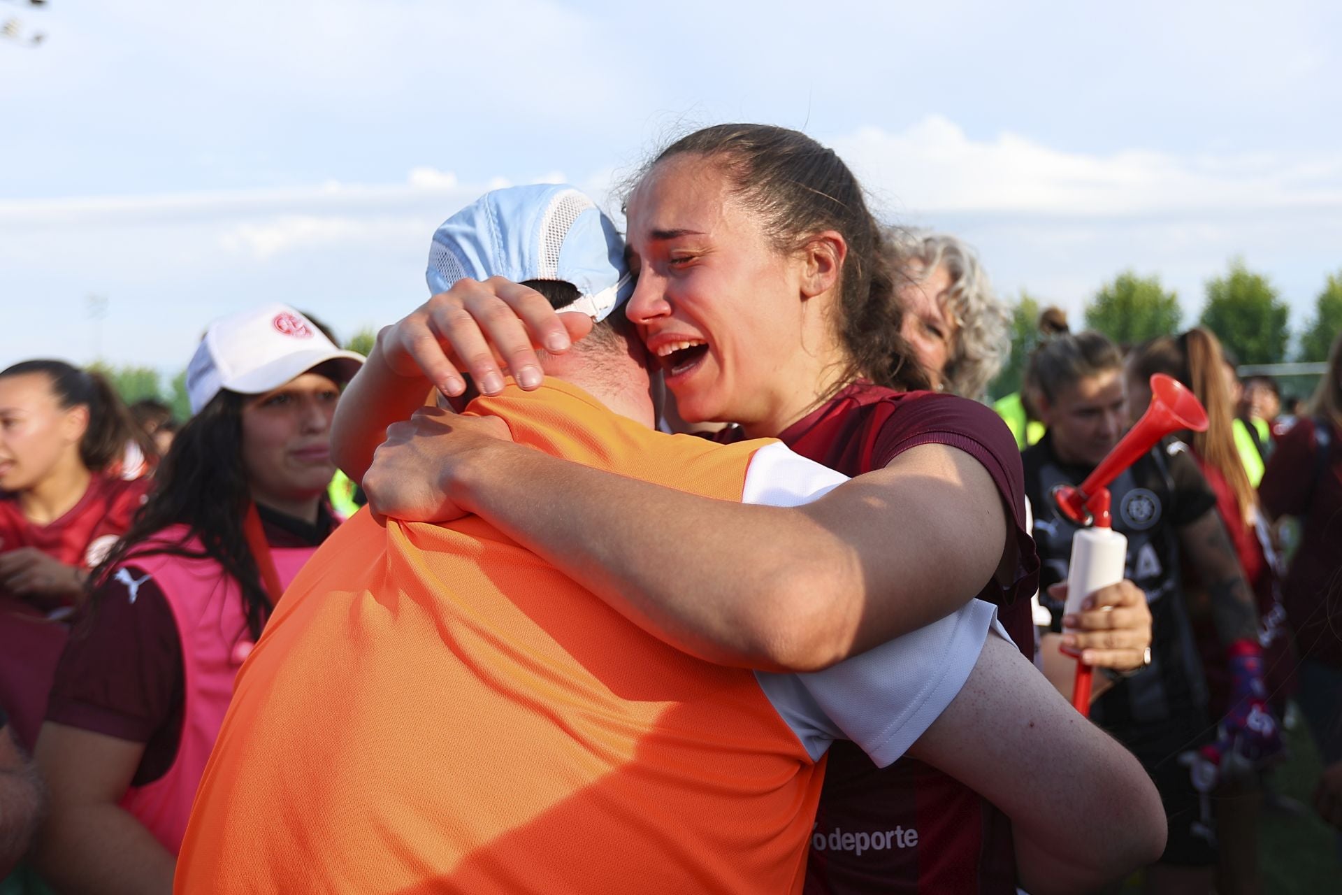 Explosión de alegría por el ascenso del DUX