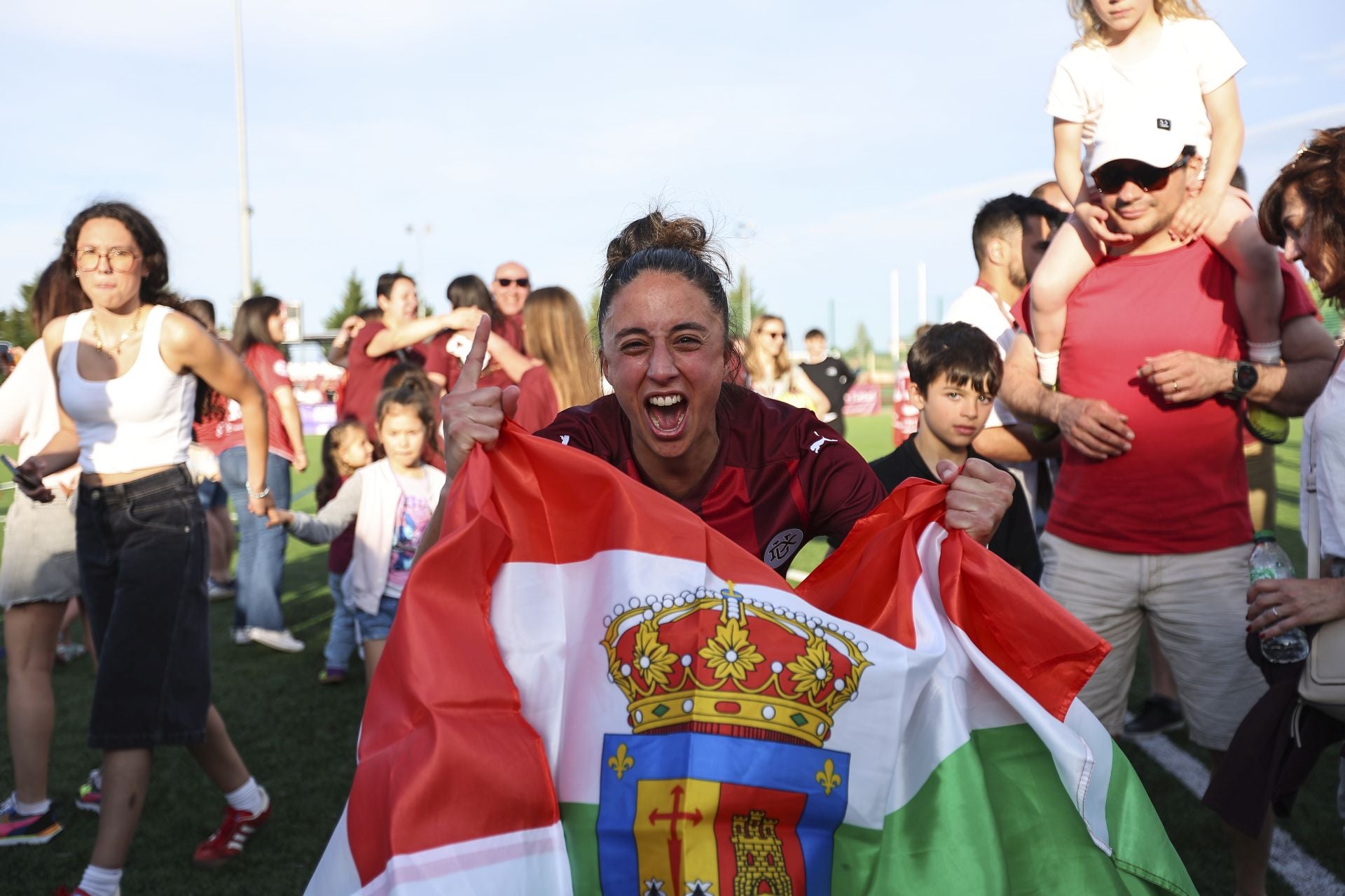 Explosión de alegría por el ascenso del DUX