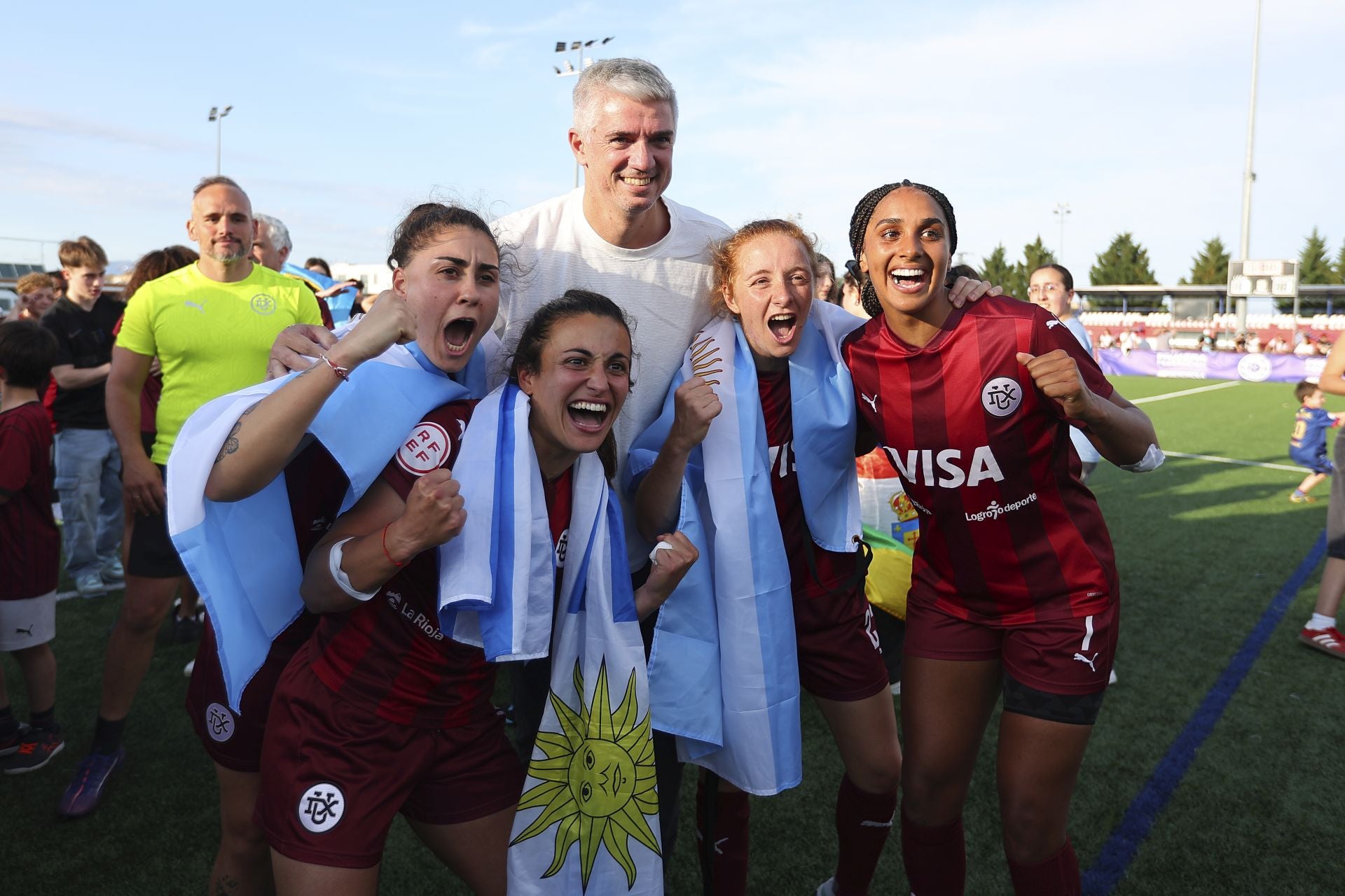 Explosión de alegría por el ascenso del DUX