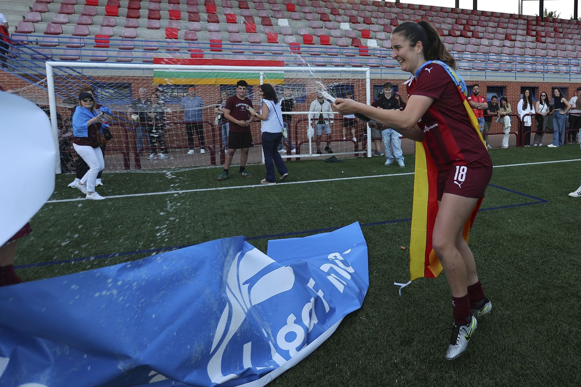 Explosión de alegría por el ascenso del DUX