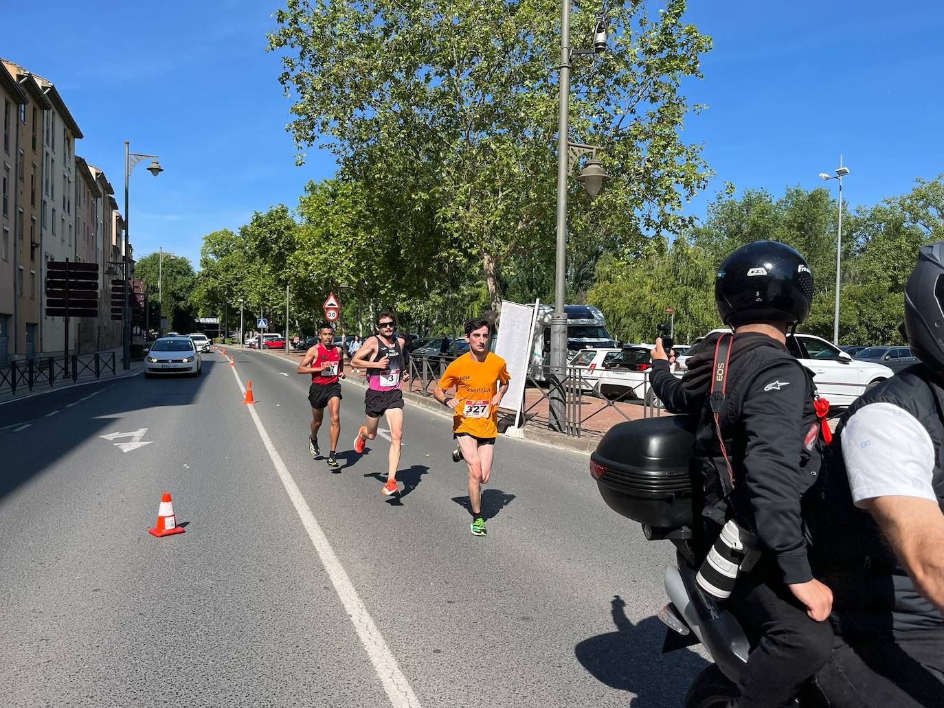Las imágenes de la salida y la carrera de la Media Maratón de La Rioja