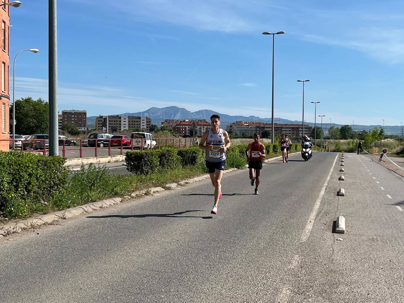 Las imágenes de la salida y la carrera de la Media Maratón de La Rioja