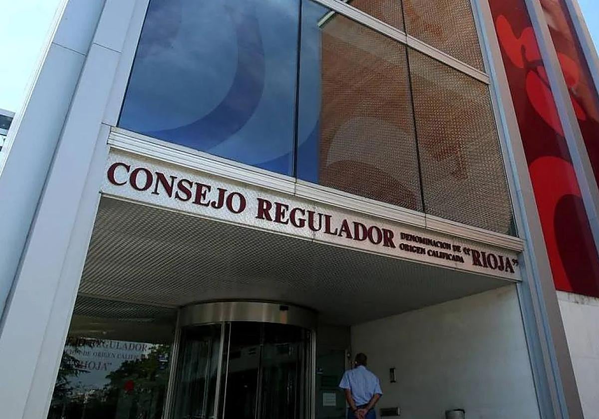 Fachada principal del edificio del Consejo Regulador.