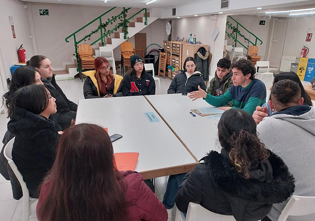 Presentación del 'Laboratorio Juvenil sobre Soledad no Deseada' de Fundación Pioneros.
