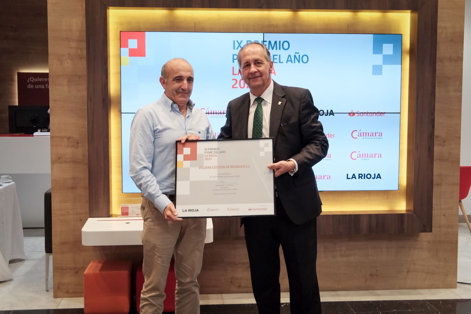 Julio García, de Viguera Gestión de Residuos, obtuvo la distinción a la pyme sostenible.