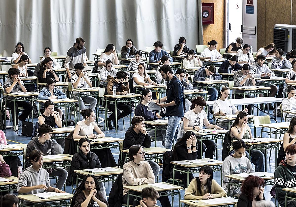 Alumnos en un examen del año pasado.
