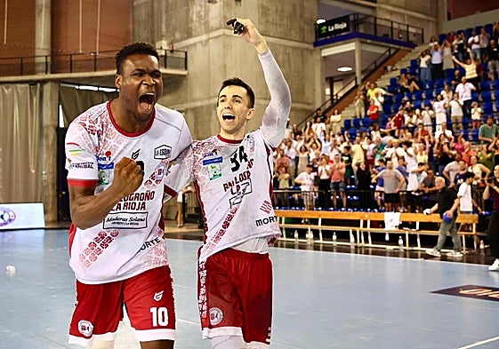 Modi y David Cadarso celebran el triunfo sobre el Ademar.