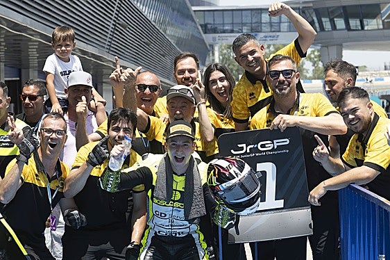 Orradre vence en Jerez y lidera el Europeo de Moto2 antes de ir a Francia