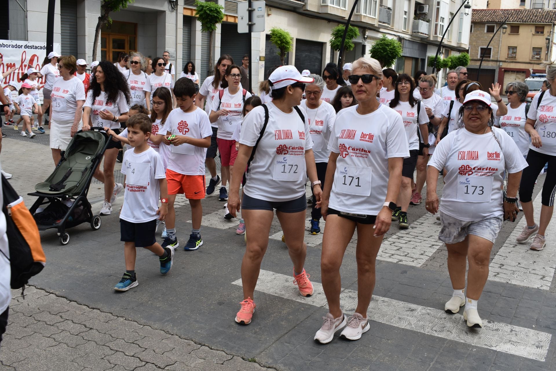 La Carrera Solidaria de Cáritas, en imágenes