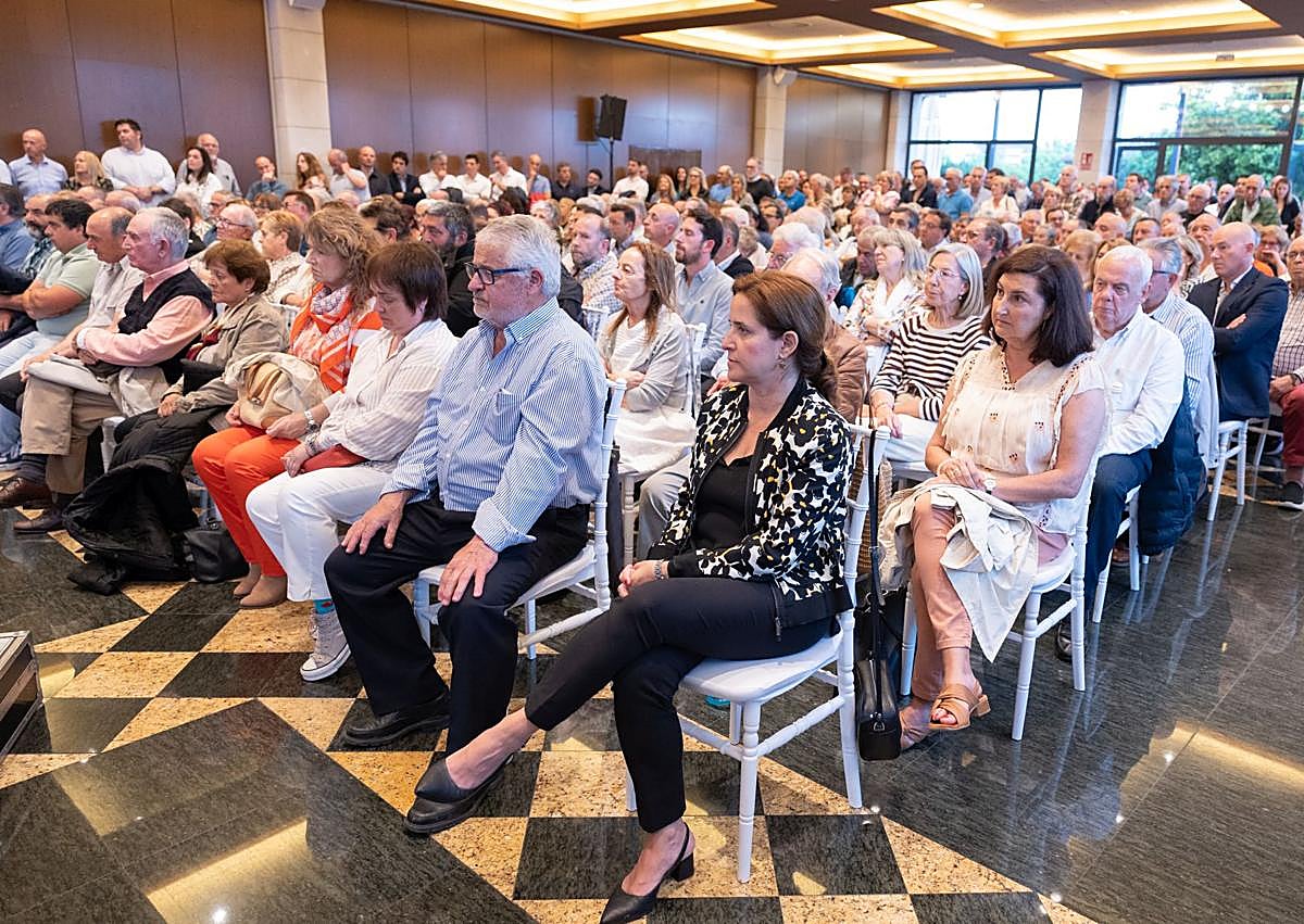 Imagen secundaria 1 - Feijóo pide en Logroño «una revolución liberal» que traiga un «gobierno decente»
