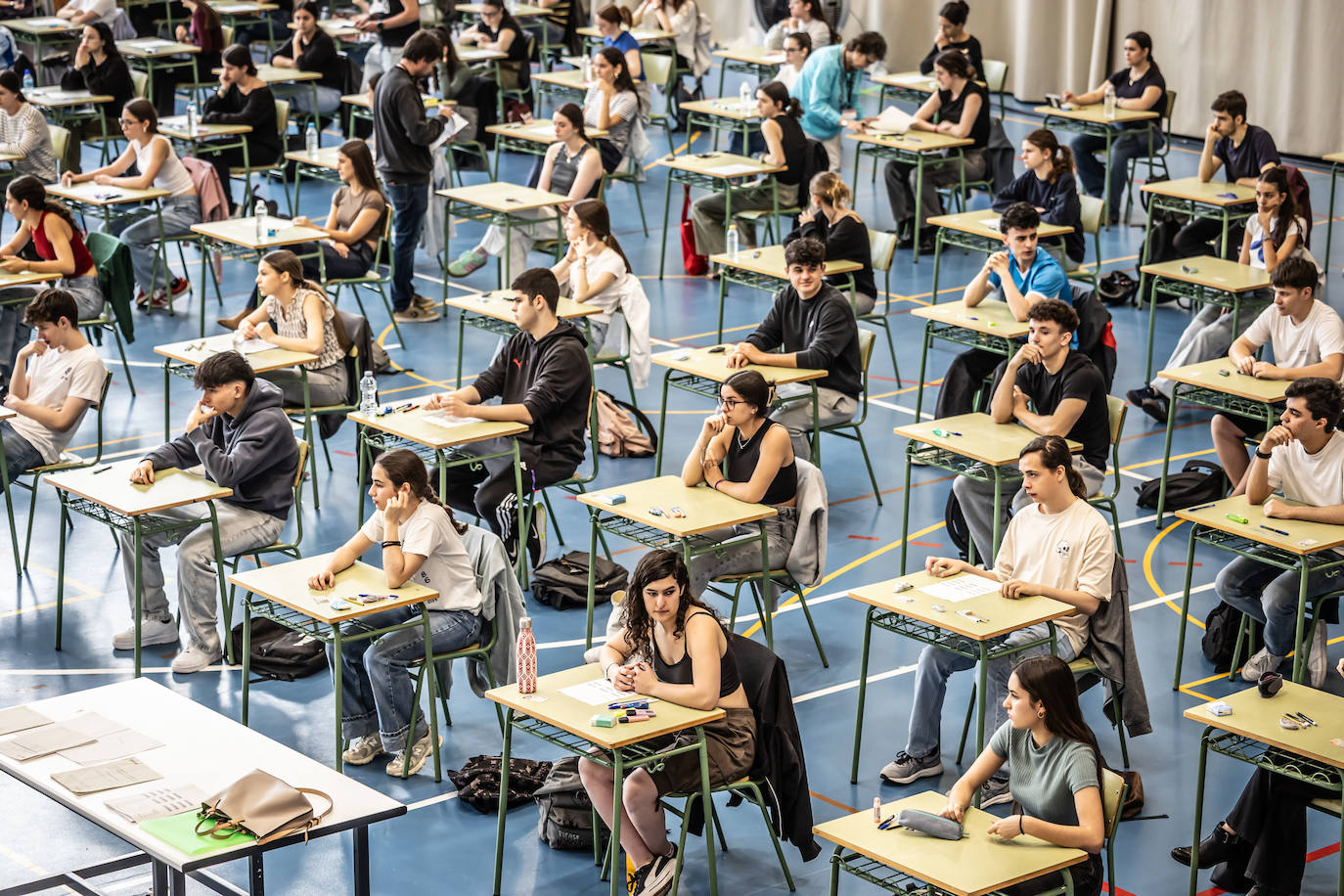 Las imágenes del primer día de la PAU en la UR