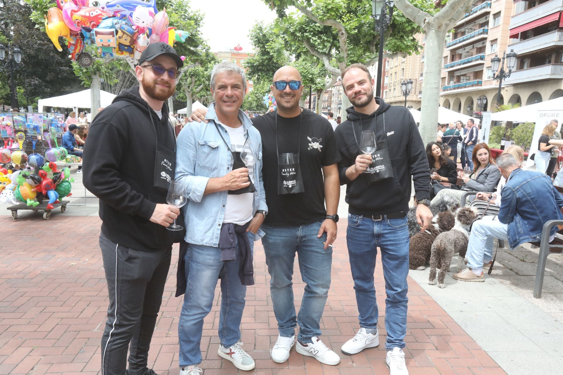 Bailes, juegos, vino y humor por San Bernabé en El Espolón