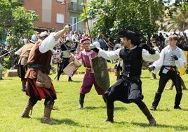 Recreación del asedio en el parque del Ebro.