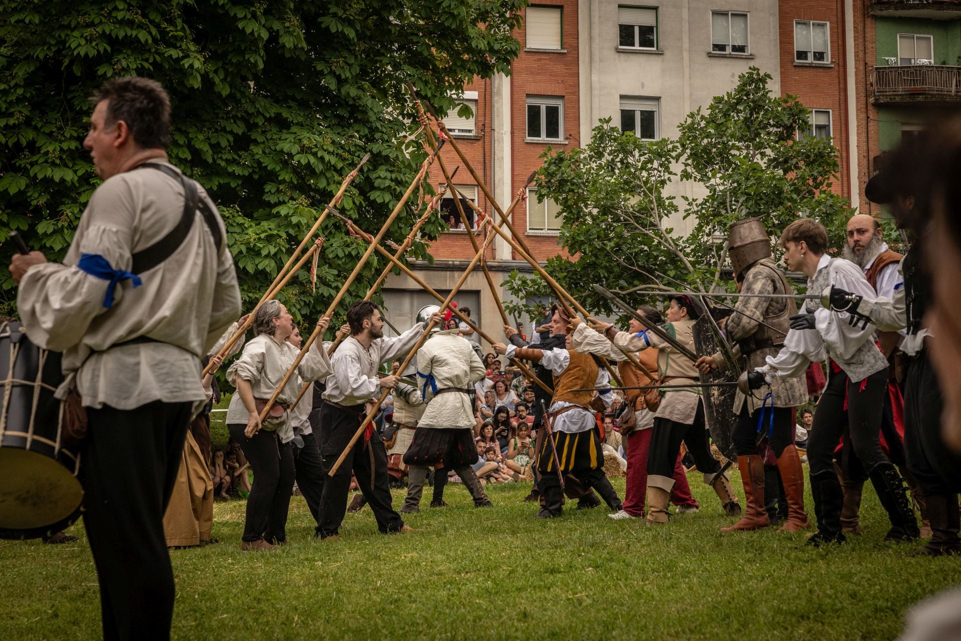 Recreación de las tropas logroñesas frente a las galas