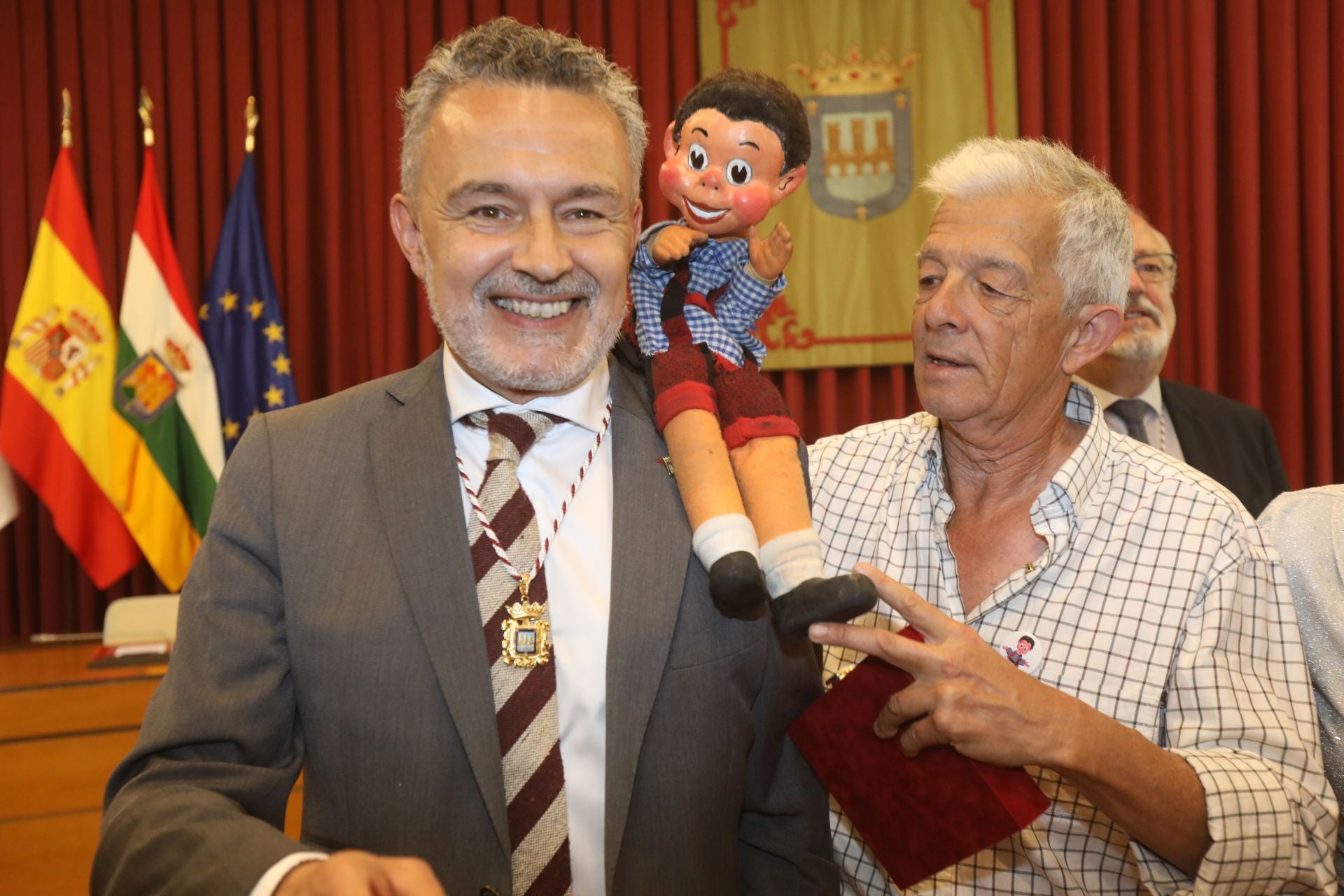 La entrega de las insignias de San Bernabé, en imágenes