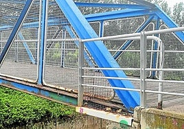 El estado de la pasarela del parque de San Miguel, hoy en La Guindilla.