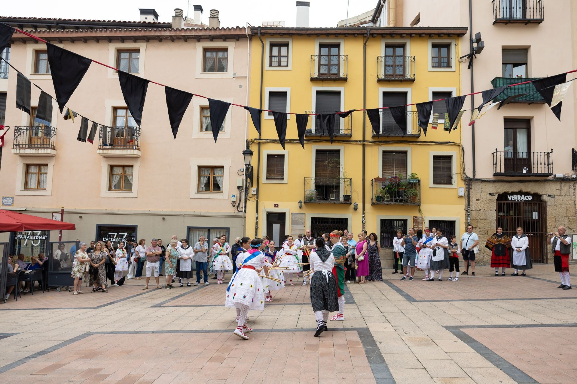 Logroño se viste de tradición