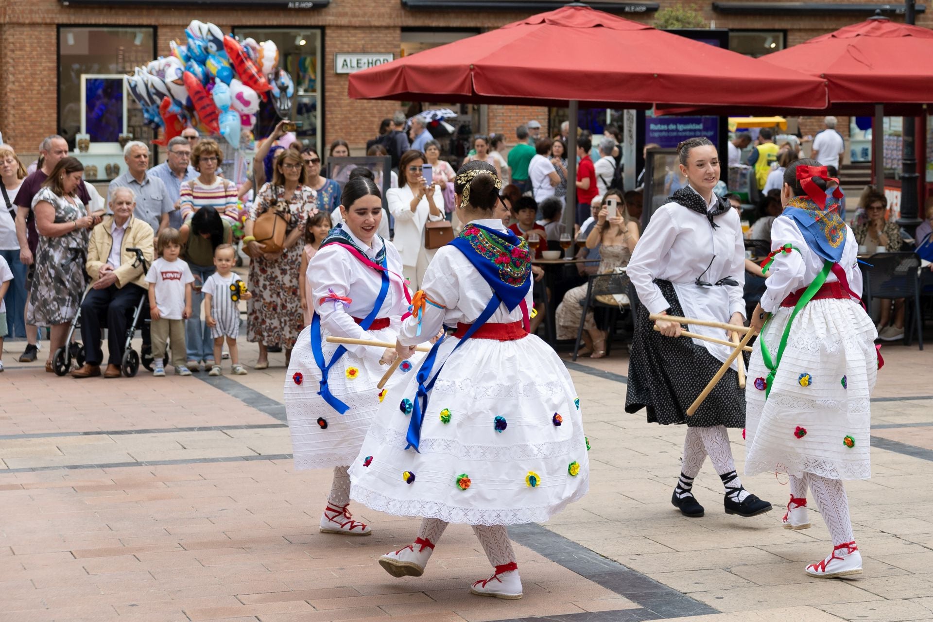 Logroño se viste de tradición