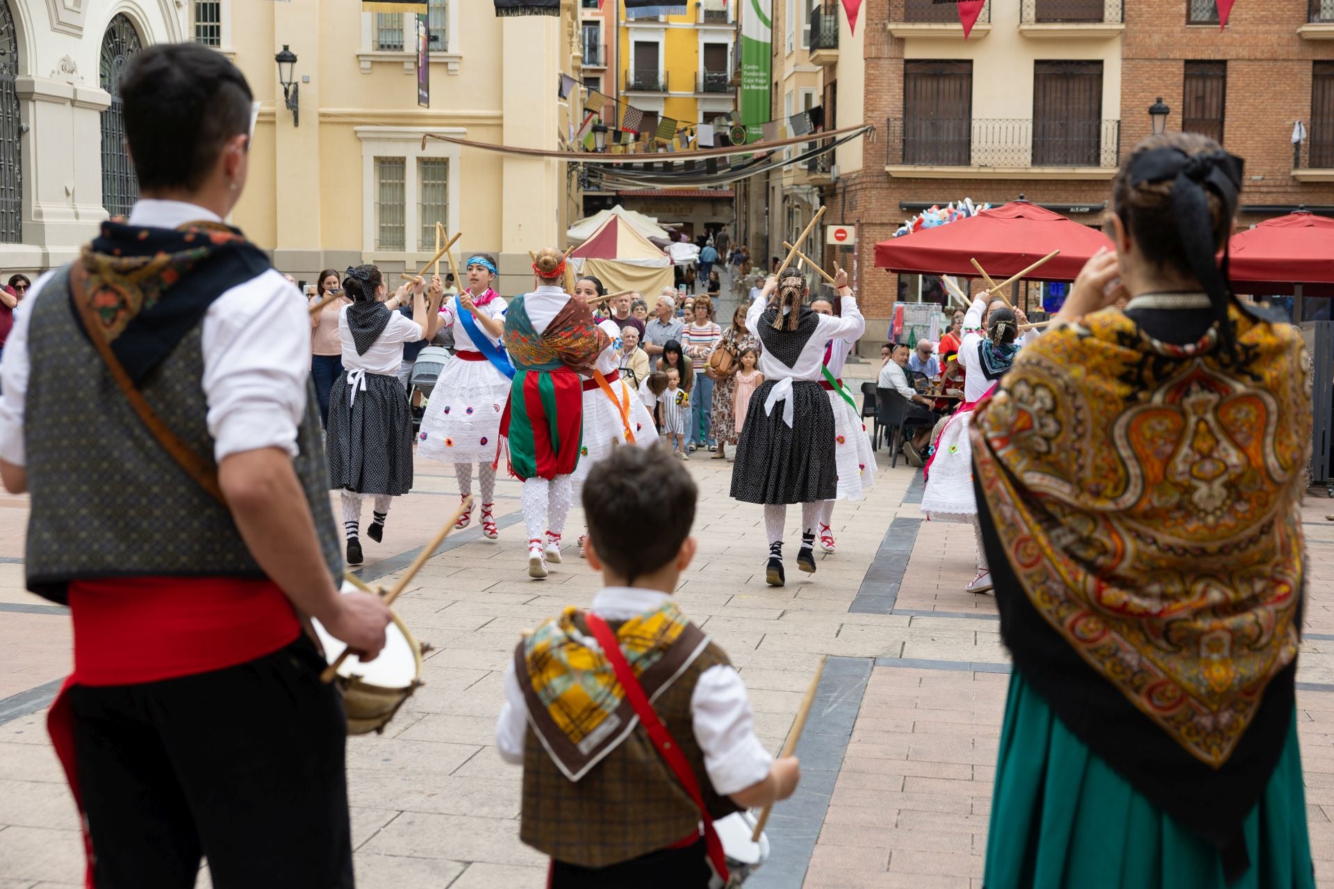 Logroño se viste de tradición