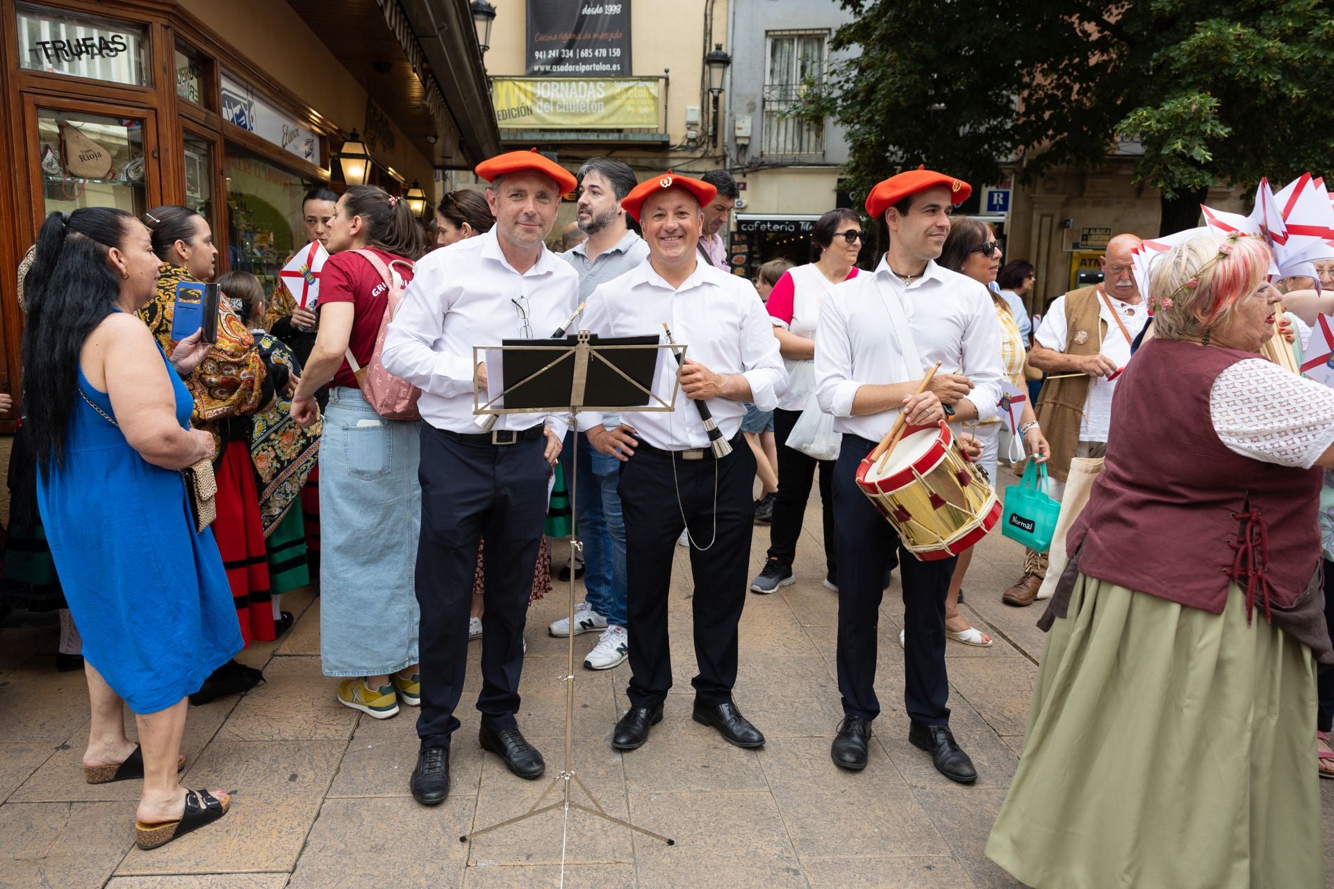Logroño se viste de tradición